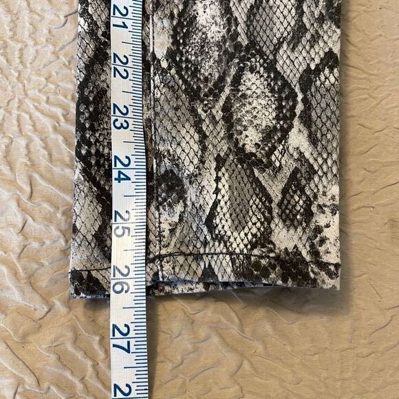 Tinseltown Women's Snake Print Pants High Rise Stretch Skinny Slim Leg Gray Sz 5 - Picture 10 of 10